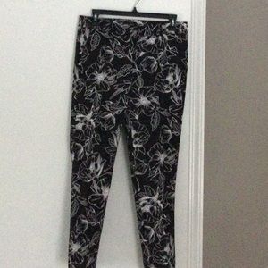 WhiteHouseBlackMarket ankle pants, size 4